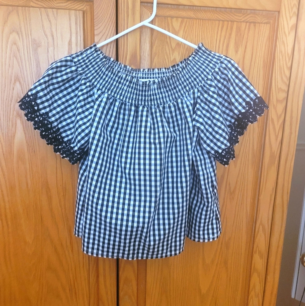 I. Madeline Cropped Gingham flowy top